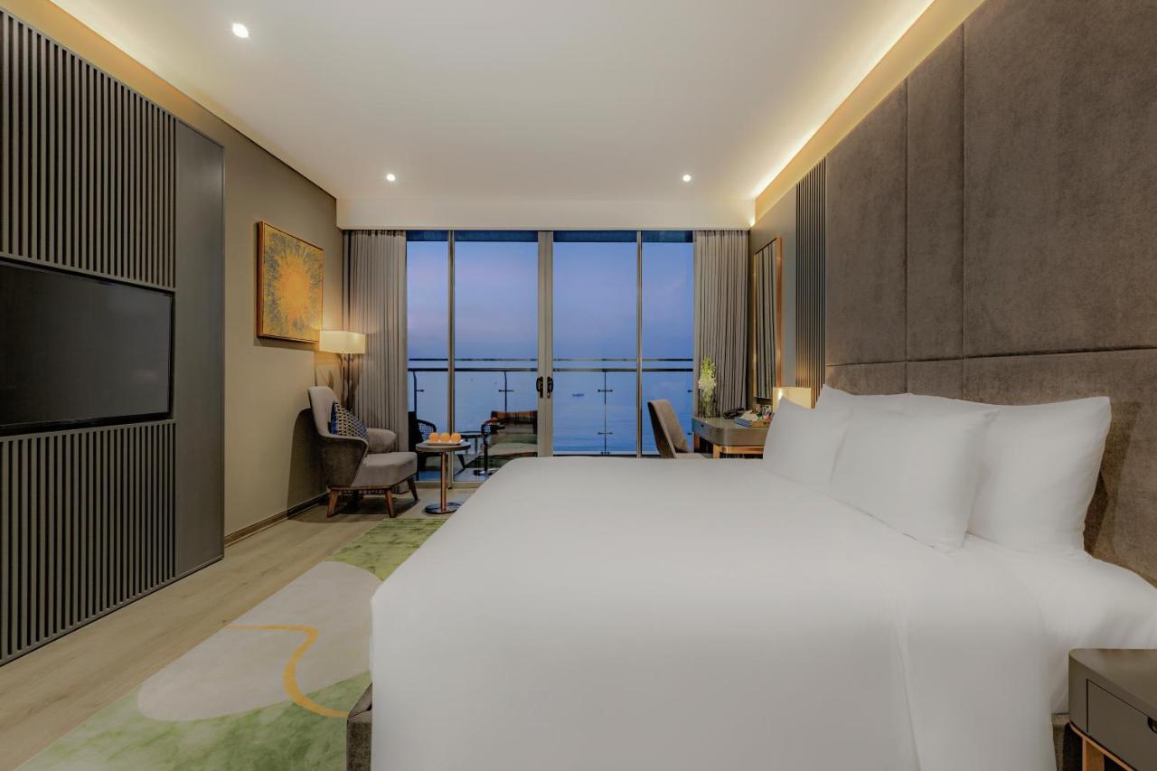 Le Sands Oceanfront Danang Hotel Buitenkant foto